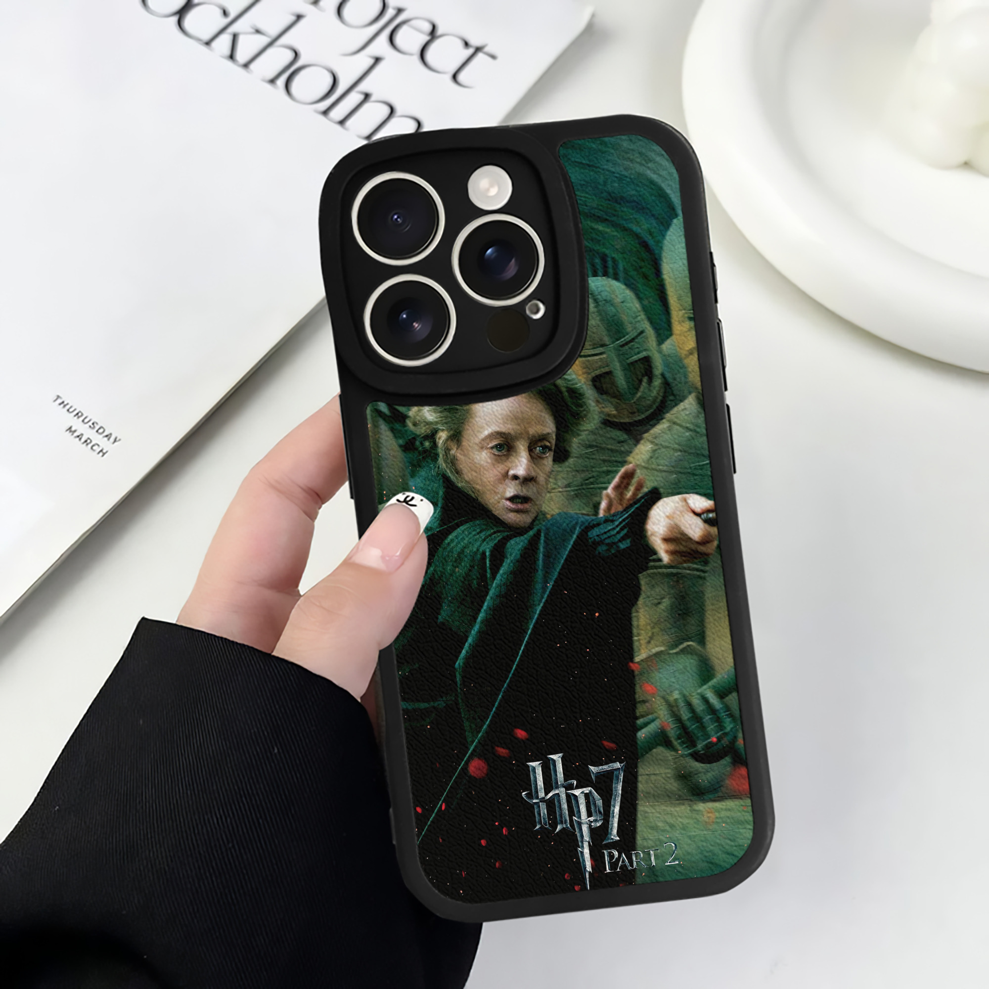 （画像用） Harry Potter ハリー・ポッターシリーズ 【iPhone 16シリーズ対応】シリコンスマホケース（レザー調） 材質：シリコン